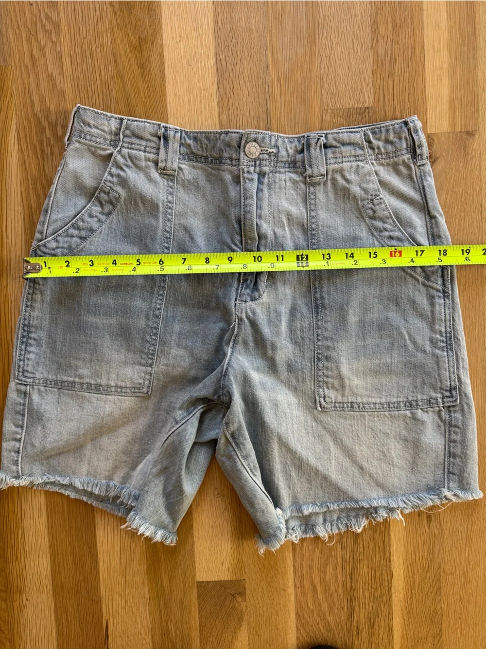 Anthropologie Pilcro Jean Shorts Bermuda oversized, cut off size 28 - Picture 5 of 9